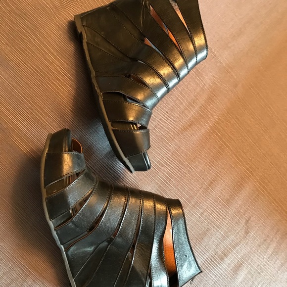 Strappy platform booties - Picture 6 of 7